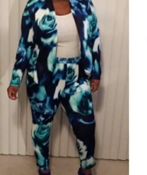 Brand New 2 peice Rose effect jogger - Picture 2 of 4